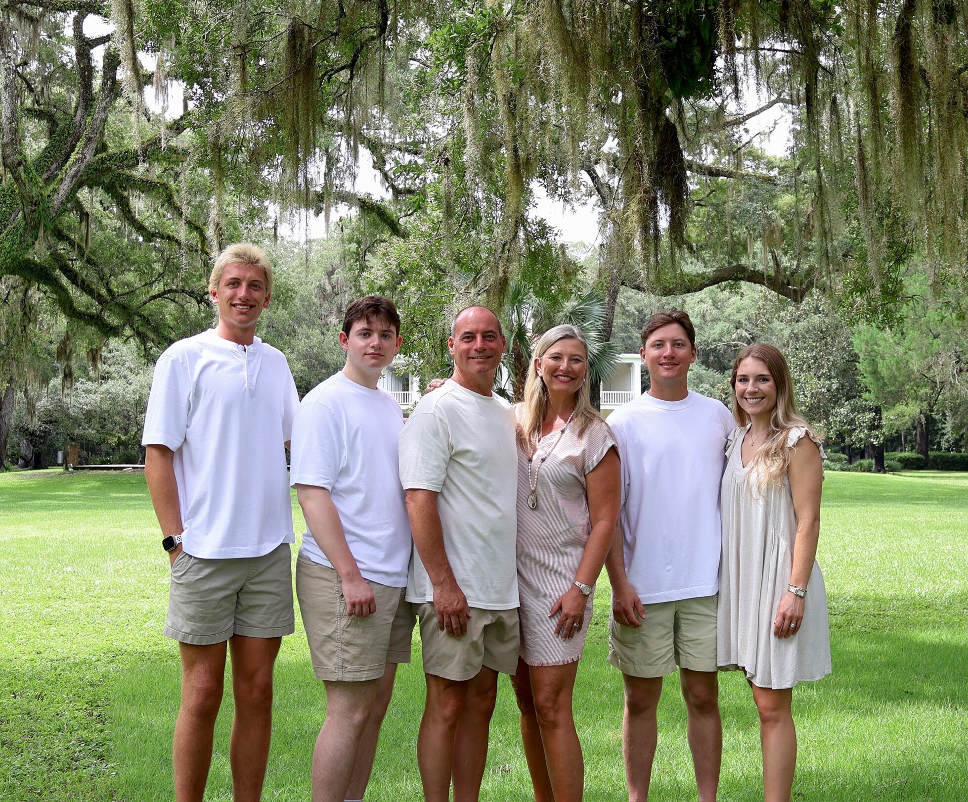 Dr. Scot Thompson Family pic
