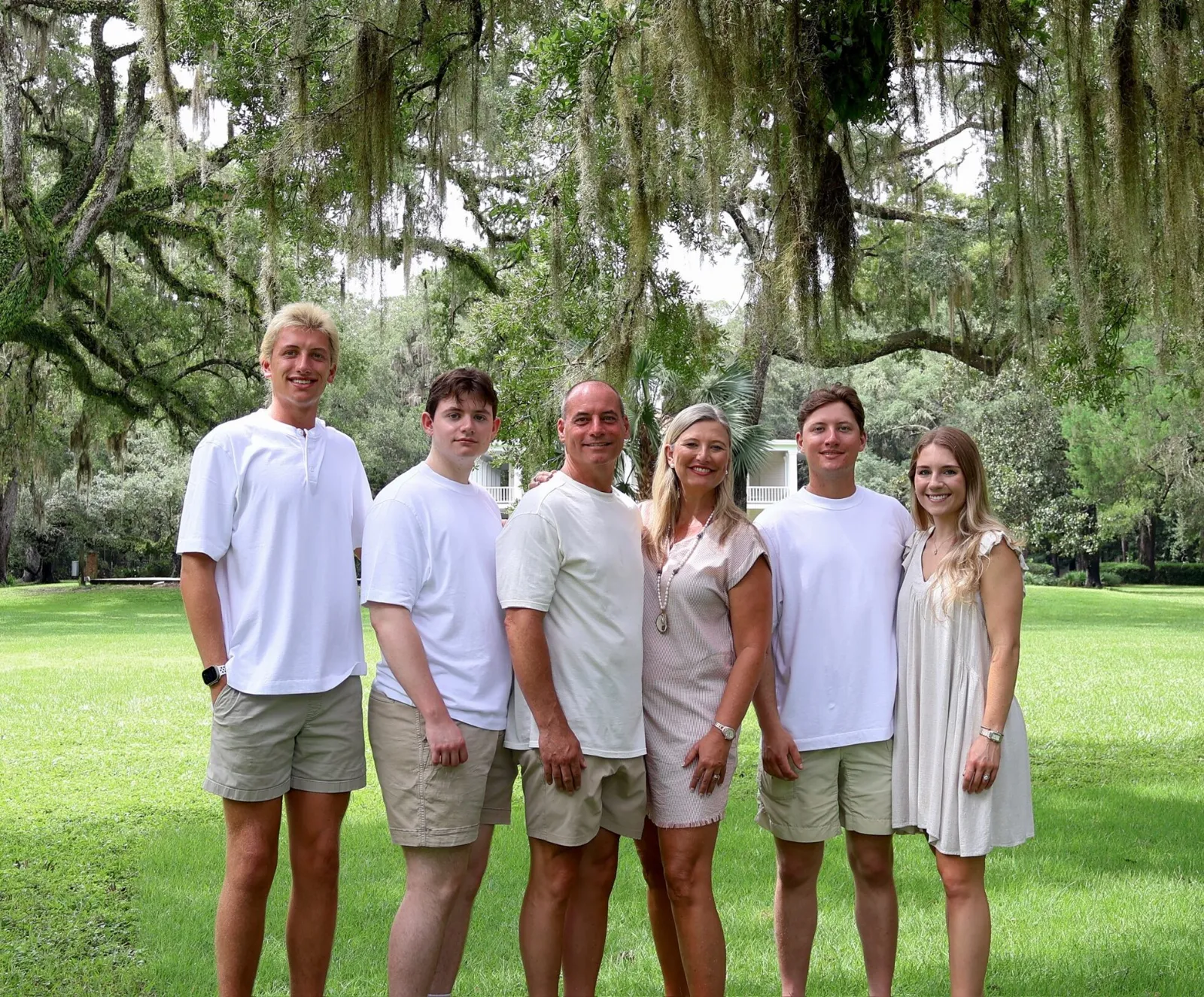 Chiropractor Dothan AL - Dr. Scot Thompson and family